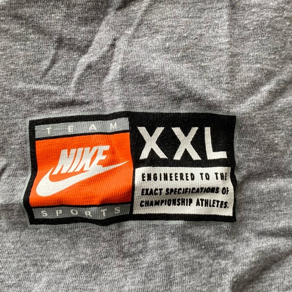 NFL Men’s XL NY Giants Nike T-shirt - Picture 4 of 5